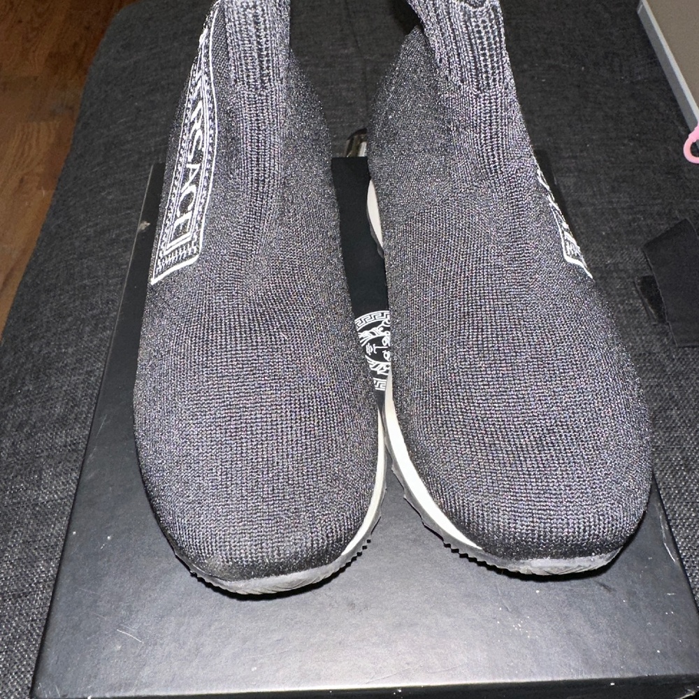 Shoes - Picture 4 of 4